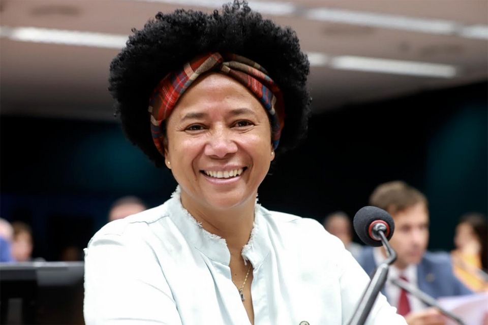 Silvia Cristina avalia com otimismo e alegria pesquisa ao Senado, mas diz que foco é no mandato