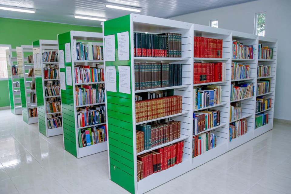 Biblioteca Dr. José Pontes Pinto continua com atendimento ao público mesmo durante recesso escolar