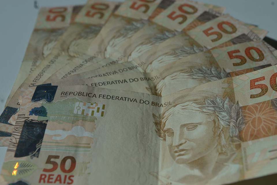 Consumidores brasileiros esperam inflação de 5% nos próximos 12 meses