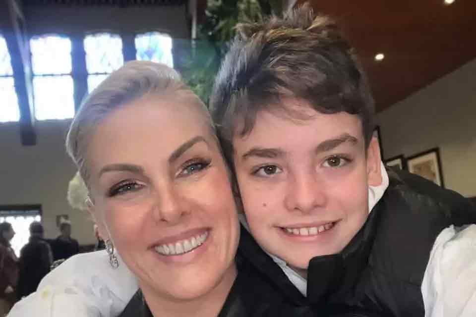 Ana Hickmann revela que já proibiu filho de ser youtuber: “Ele precisa ser criança”