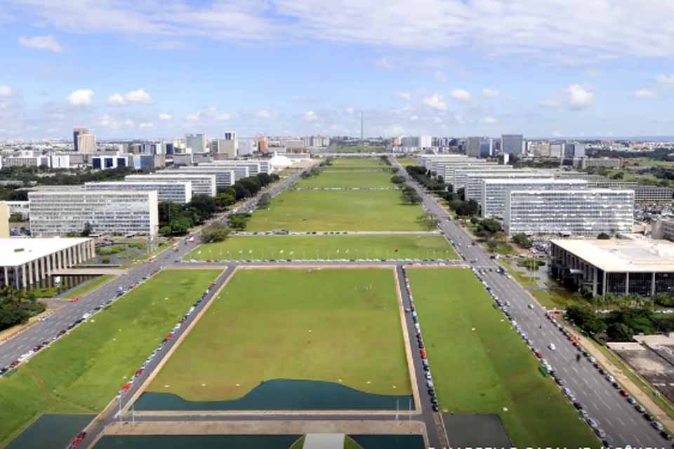 Governo define horário de expediente em jogos do Brasil na Copa