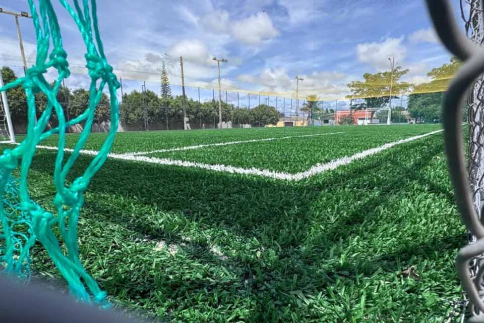 Construção de quadras esportivas em três bairros de Vilhena entra na reta final