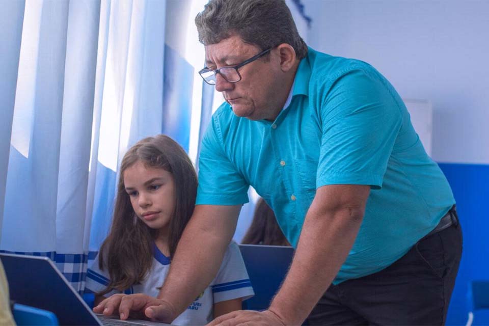 Gratificação: Prefeitura de Jaru renova benefícios para profissionais da educação