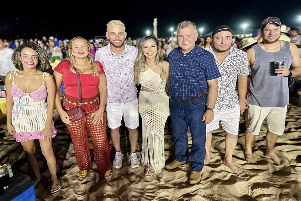 Deputado Lucio Mosquini participa do Festival de Praia em Costa Marques