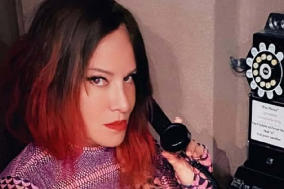 Morre Jennifer Finch, da banda L7, após câncer cerebral agressivo