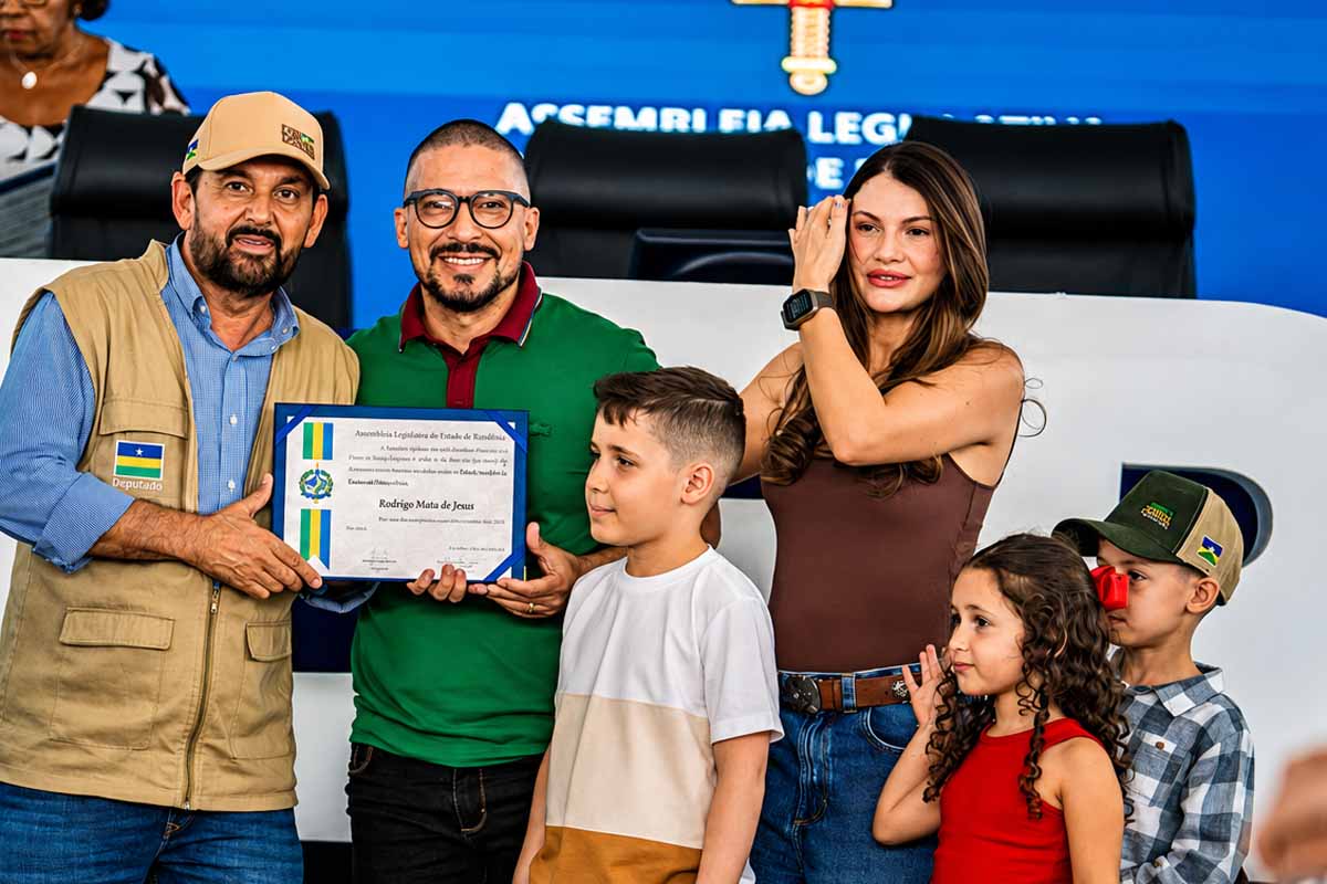 Empresário Rodrigo Guerreiro recebe Título Honorífico de Honra ao Mérito durante sessão solene da Alero na Rondônia Rural Show