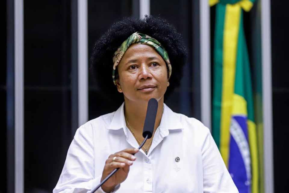 Sílvia Cristina celebra o fim da exigência de revisão pericial para aposentados e beneficiários do BPC