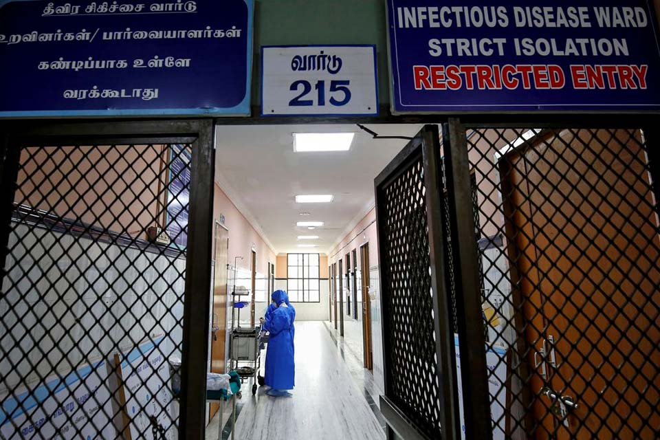 Casos de covid-19 na Índia passam de 3 milhões