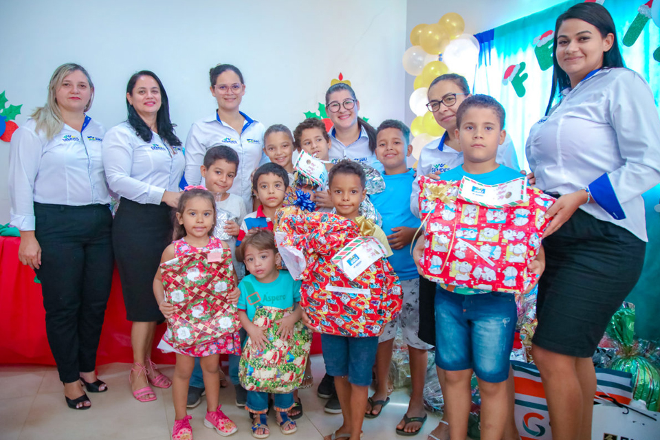 Prefeitura realiza entrega de presentes da campanha “Natal Feliz” para crianças do programa SCFV