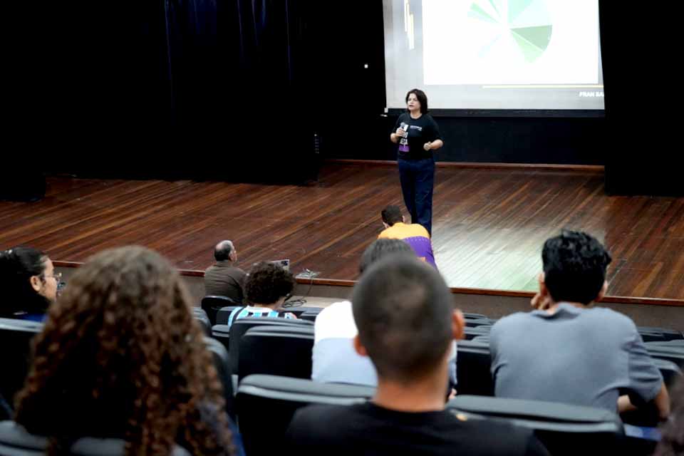 Aulão Pré-Enem impulsiona estudantes em Porto Velho
