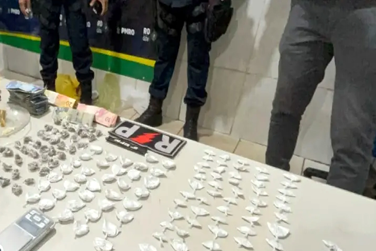 PM fecha ponto de tráfico em bar de fachada e prende três homens 