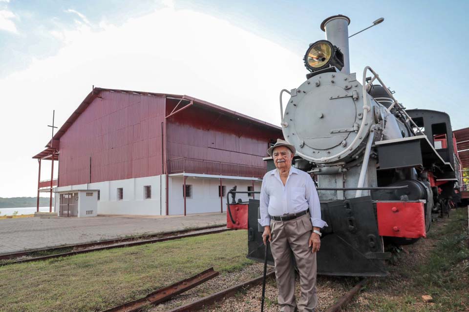 Aos 104 anos, Ex-ferroviário Armando Ribeiro de Oliveira é uma alegre testemunha da história de Porto Velho