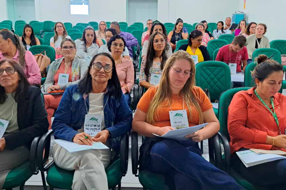 Curso treina extensionistas para a orientação de benefícios da previdência social às famílias rurais