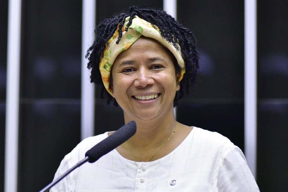 Deputada Sílvia Cristina cobra mais uma vez a votação da PEC 47 da transposição