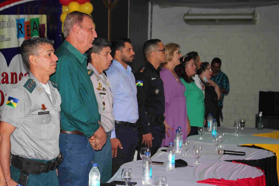 Deputado participa da Formatura do Programa Educacional de Resistência as Drogas e a Violência em Ariquemes