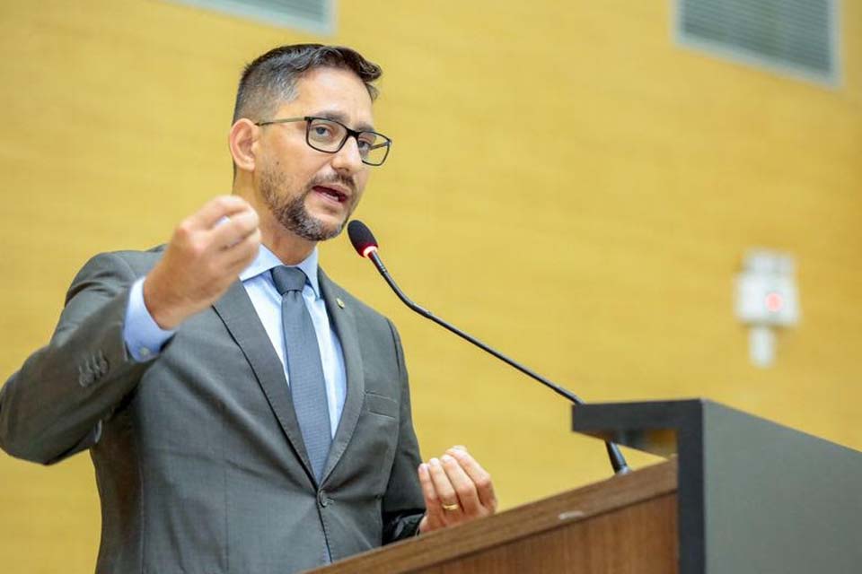  A pedido do deputado Anderson Governo prorroga pagamento do auxílio-covid aos profissionais da segurança pública e saúde