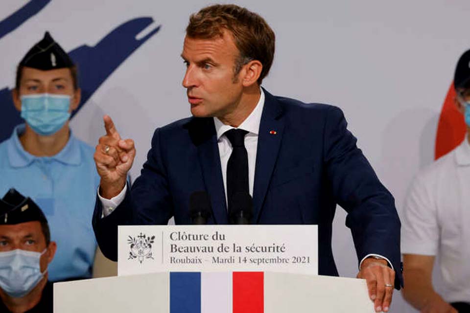 Em pré-campanha eleitoral, Macron anuncia reforço de € 500 milhões para área da segurança em 2022