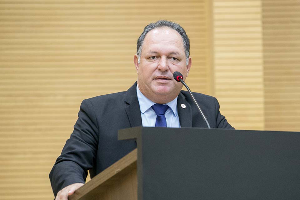 Deputado Pedro Fernandes cobra manutenção em estradas na região do Vale do Jamari