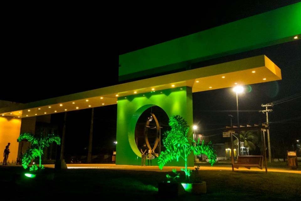 Parceria entre Prefeitura de Ariquemes e iniciativa privada proporciona nova iluminação no Portal da Cidade