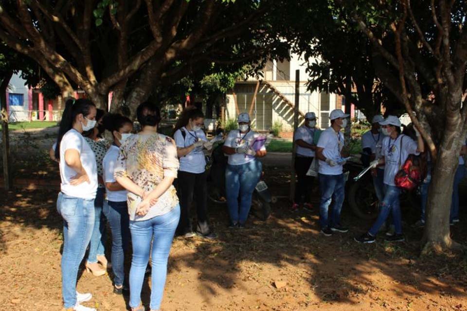 Visitas técnicas domiciliares orientam moradores sobre obras de saneamento básico 