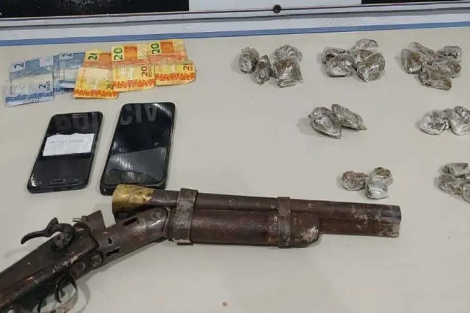 Denarc prende dupla com drogas e arma na zona sul de Porto Velho