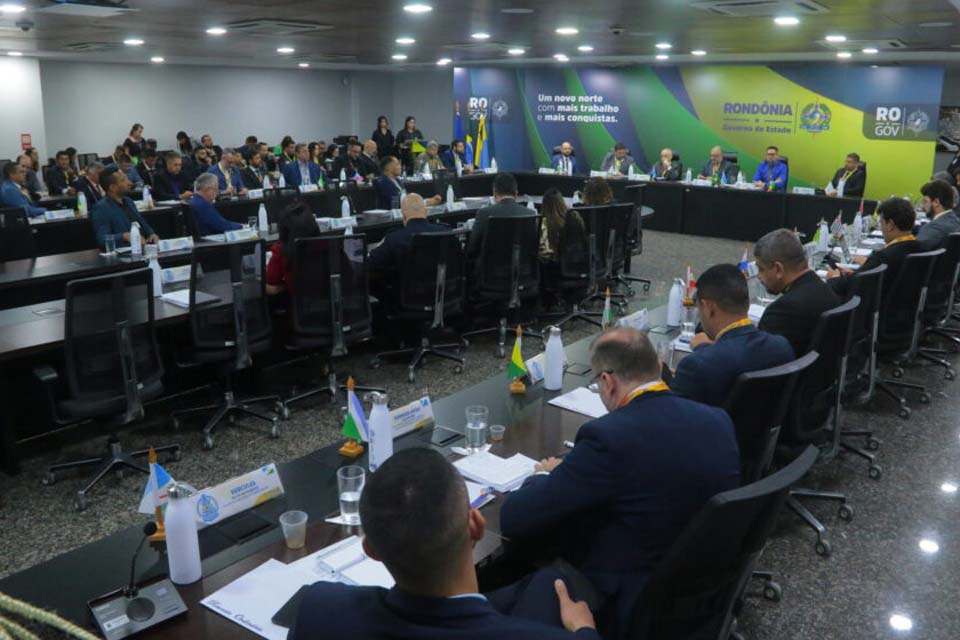 Reunião do Consej em Rondônia; intercâmbio e tablets à educação; e “Bizarrus” volta aos palcos são destaques do Governo