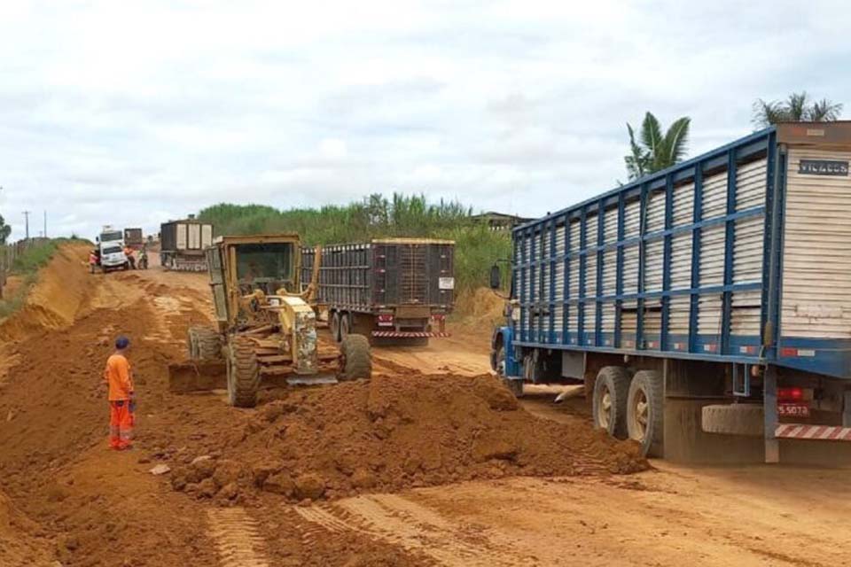 Rodovia-460 recebe melhorias do nos 34 quilômetros entre Buritis e o distrito de Rio Pardo 
