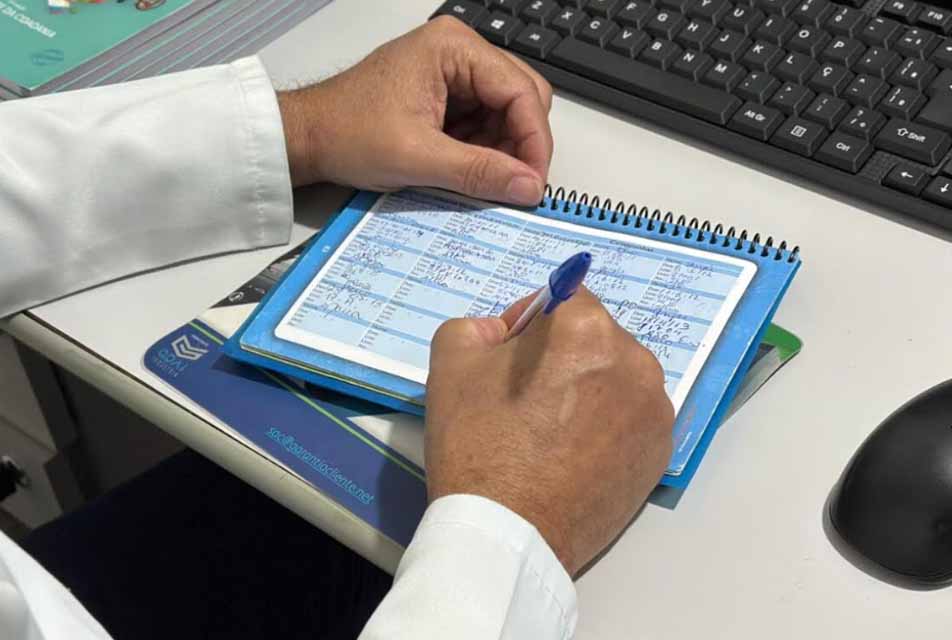 Unidade de Saúde Carlos Chagas funcionará até 21h nesta quinta (11) e sexta (12) para emissão do Certificado de Vacinação do Estudante