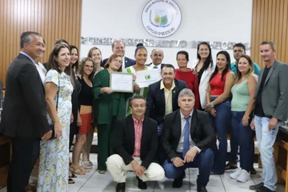 Moção de Aplausos homenageia profissionais de Espigão do Oeste que atuaram na frente de combate ao Covid