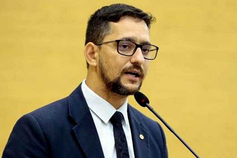 Anderson Pereira solicita do governo esclarecimentos sobre a falta de manutenção no aparelho de ressonância do Hospital Regional de Cacoal