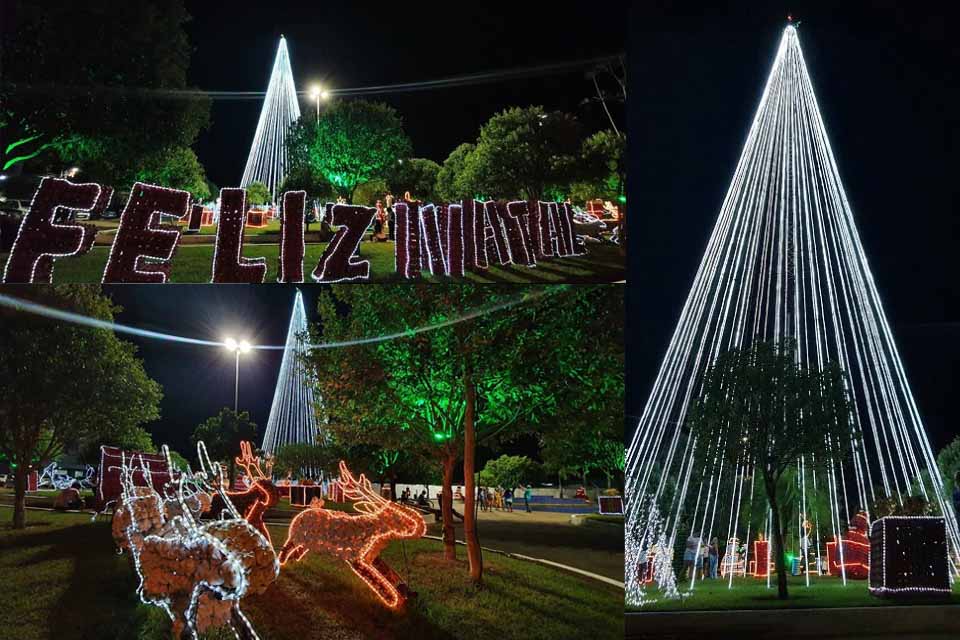 Luzes natalinas são ligadas; ação é realizada pela prefeitura em parceria com associação