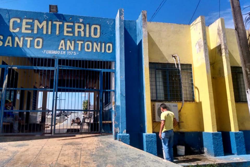 Porto Velho: Cemitério Santo Antônio recebe serviço de limpeza