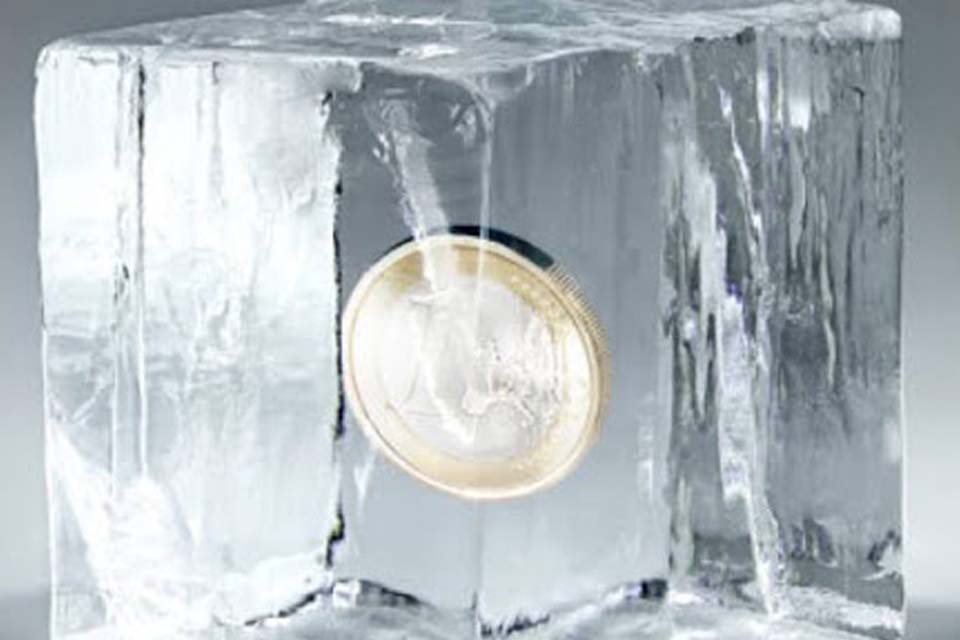 Sindsef se manifesta sobre a Lei que assegura a 'transposição' e ao mesmo tempo congela salários dos servidores públicos