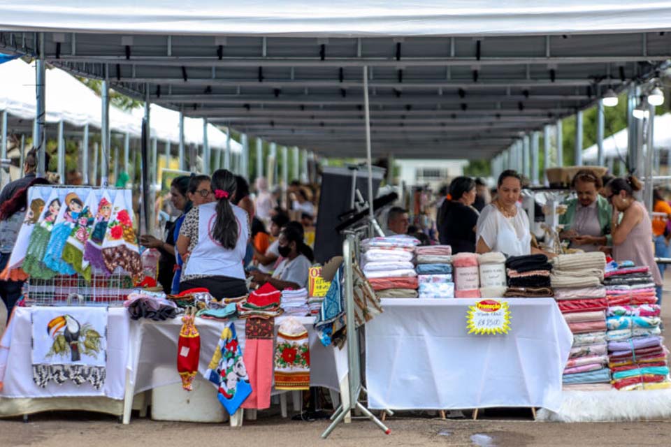 Produtos regionais e show musical movimentam a Feira de Empreendedores “Natal de Luz”, nesta sexta-feira e sábado