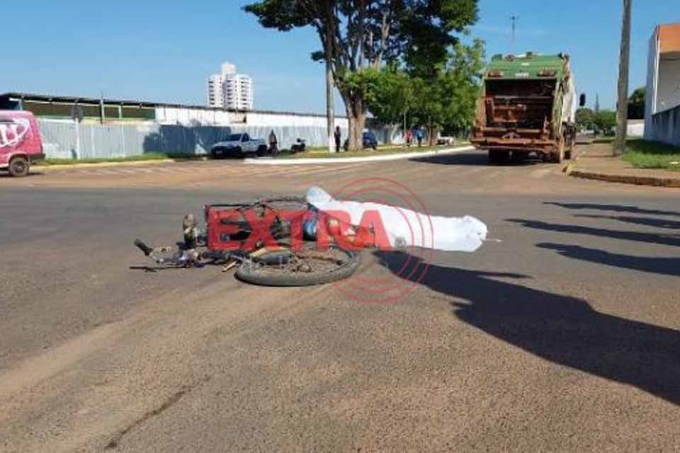 Ciclista morre em acidente com caminhão de lixo em Vilhena
