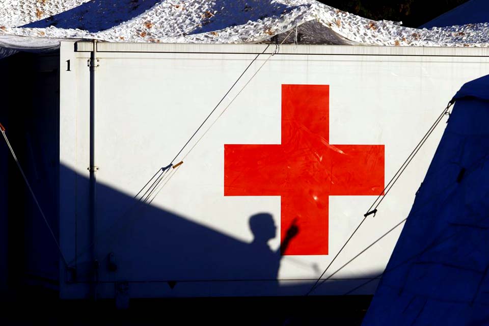 Trump desiste de reabrir comércio dos EUA em abril