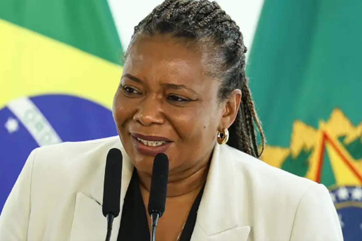 Ministra da Cultura defende investimento em arte e educação