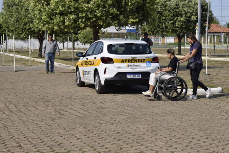 Superação e emoção marcam a conquista da CNH para duas candidatas com deficiência, em Ji-Paraná