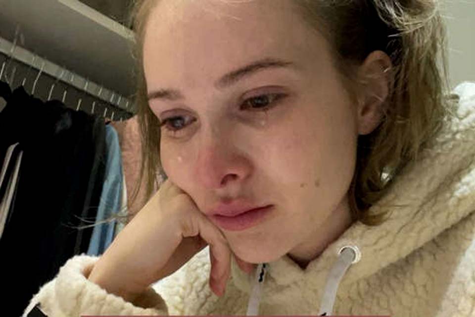 Sammy Lee chora ao encontrar carta escrita pela mãe, que morreu recentemente