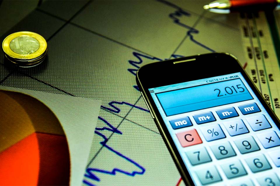 FGV: indicadores globais apontam desaceleração no segundo semestre