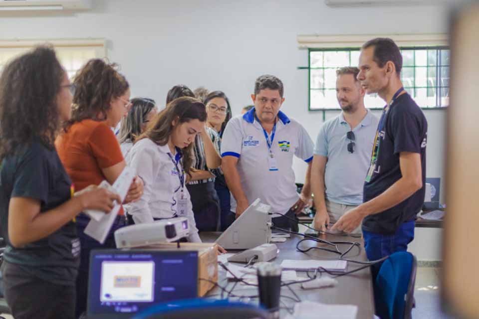 Prefeitura e Cartório Eleitoral de Jaru promovem treinamento para mesários que atuarão na eleição do Conselho no próximo domingo