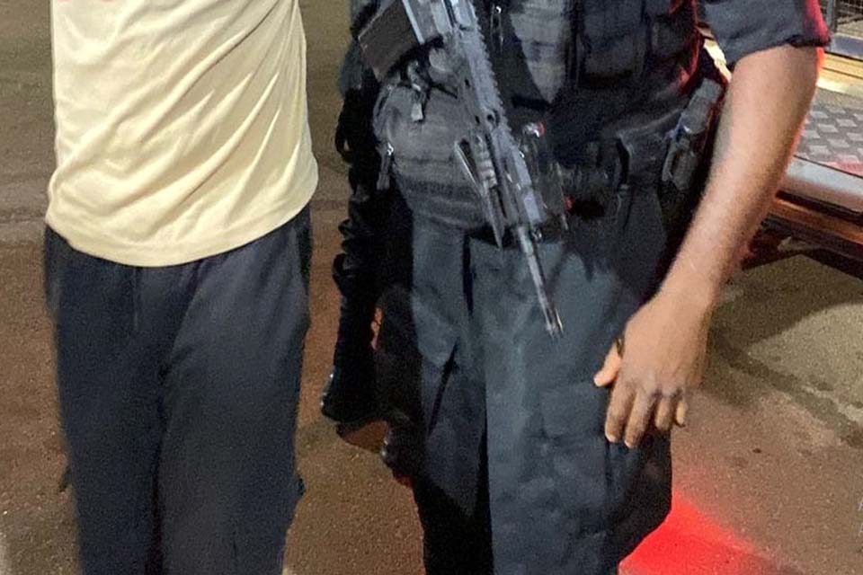 Perseguição policial acaba na prisão de acusado de furtar motocicleta