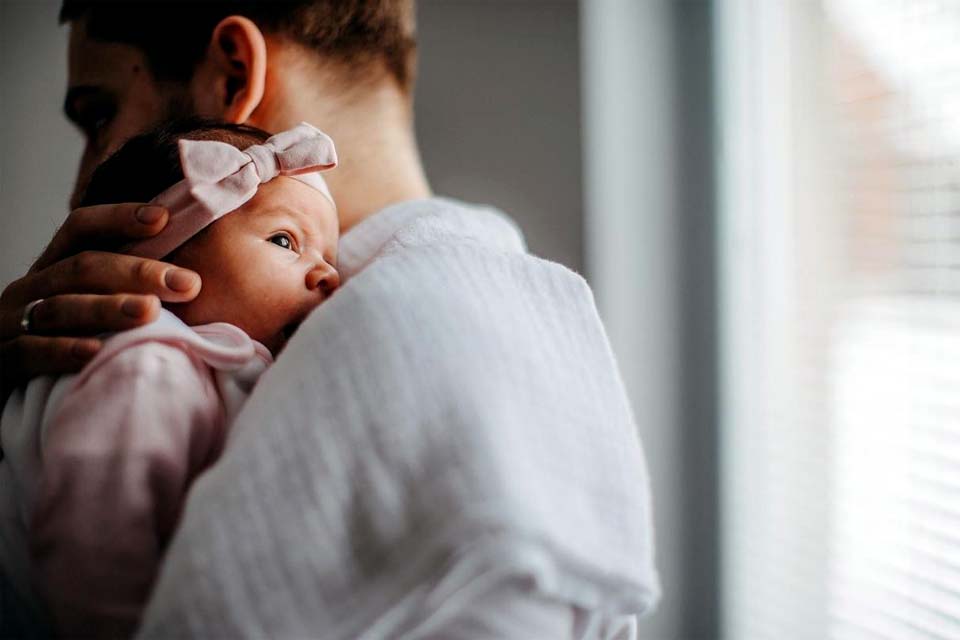 Governo finlandês pretende aumentar licença paternidade para quase sete meses