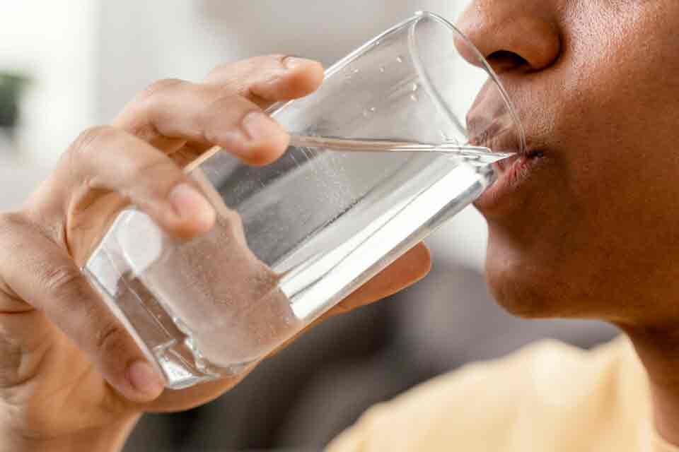 Caminhão pipa é solução prática para falta de água