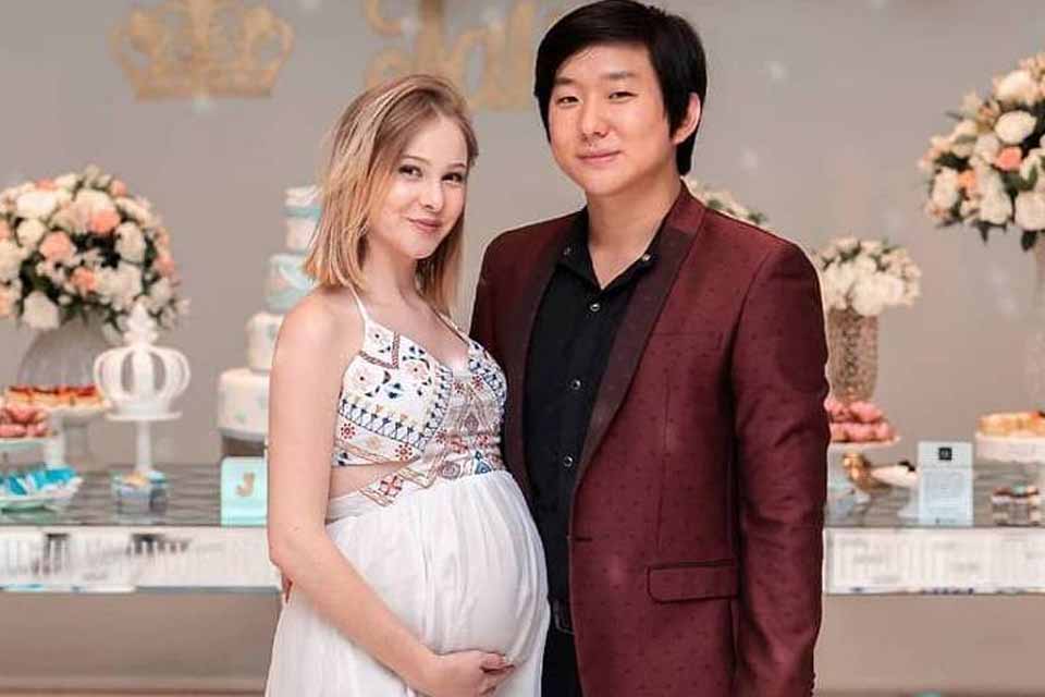 Sammy fica furiosa ao ler conversas de Pyong Lee com ex-aluna