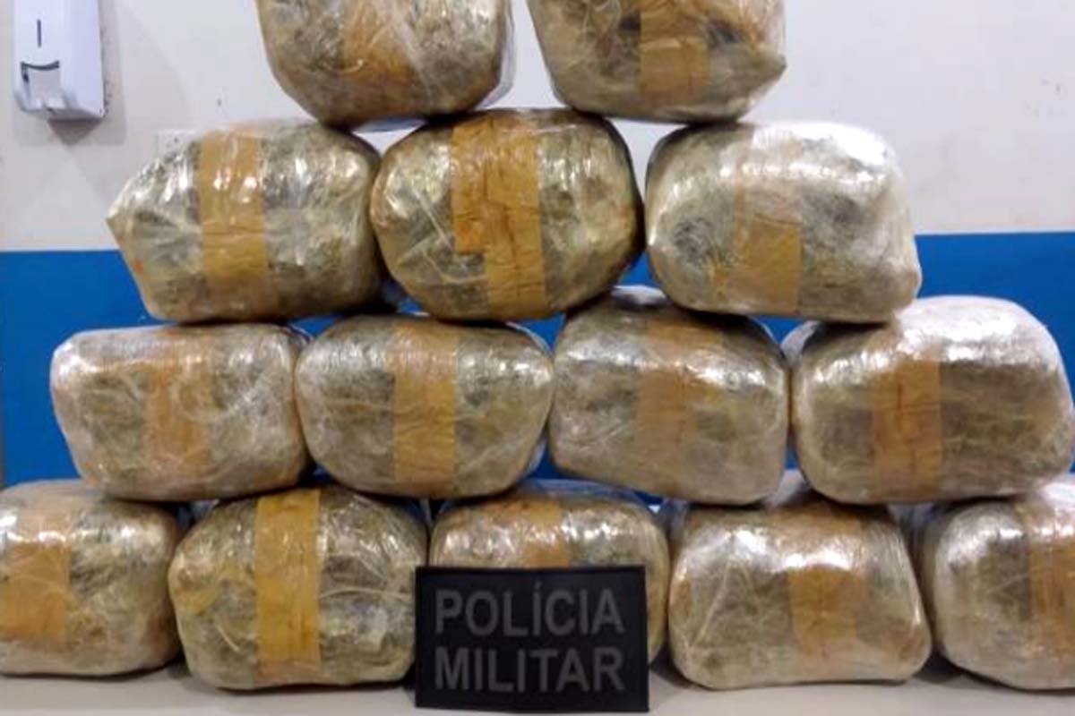 Homem é preso com 15 kg de maconha em malas na rodoviário de Vilhena