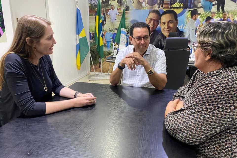 Prefeitura de Rolim de Moura recebe R$ 611 mil para aquisição de microônibus para a Saúde