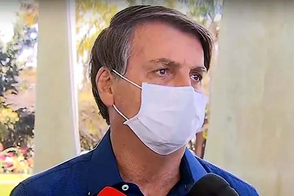 Bolsonaro diz que seu exame para Covid-19 deu positivo