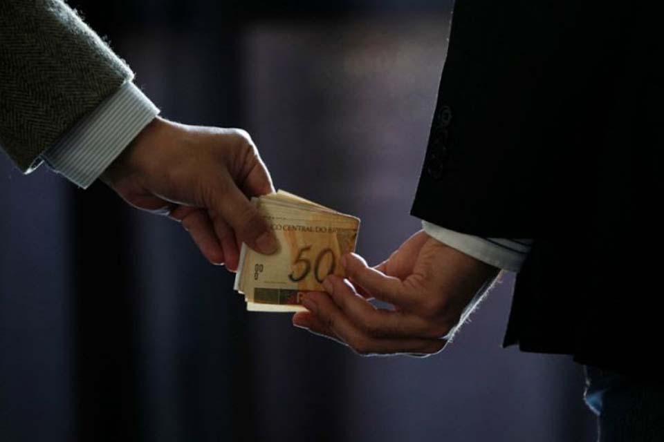 2013 – Fiscais da SEDAM e motorista  do órgão do Estado de Rondônia são condenados à cadeia por pedir propina