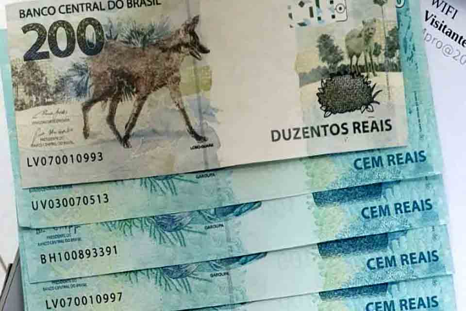 Homem é preso após receber pelo Correios envelope com dinheiro falso